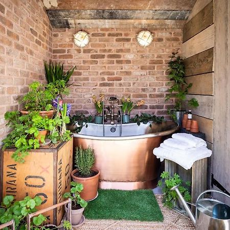 The Walled Garden At Cheshire Boutique Bathhouse ナントウィッチ エクステリア 写真