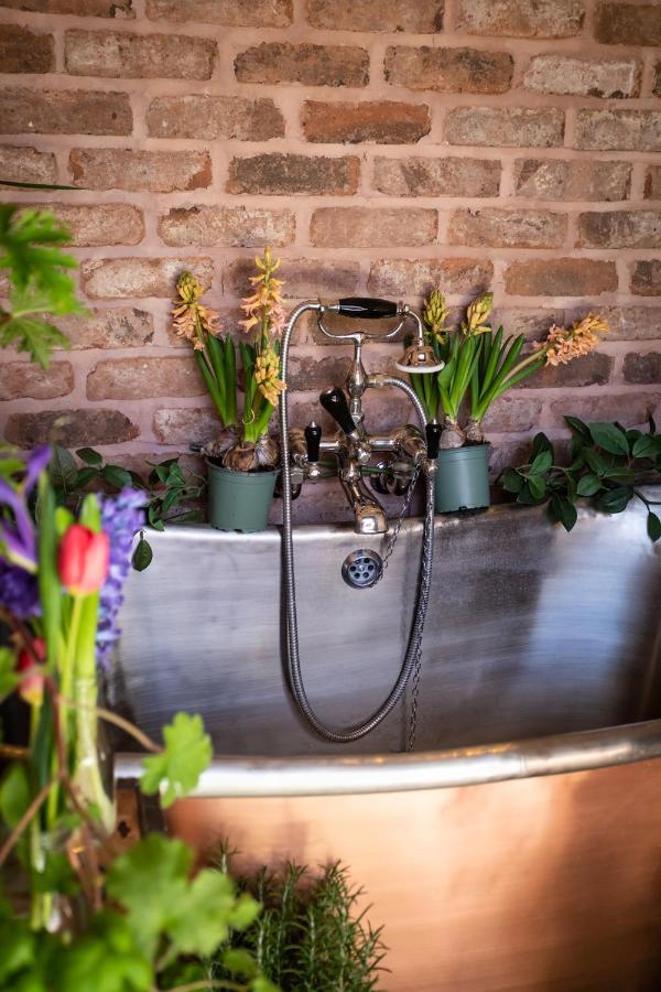 The Walled Garden At Cheshire Boutique Bathhouse ナントウィッチ エクステリア 写真