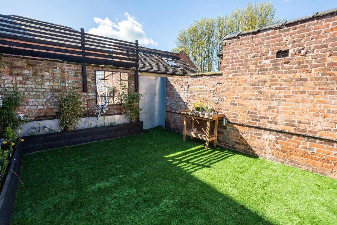 The Walled Garden At Cheshire Boutique Bathhouse ナントウィッチ エクステリア 写真